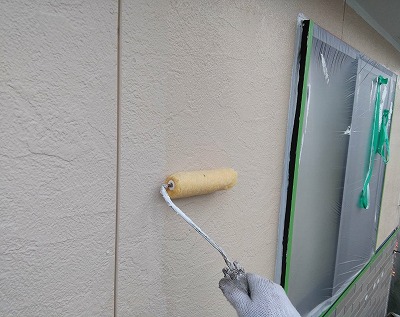 志木市　外壁塗装　下塗り